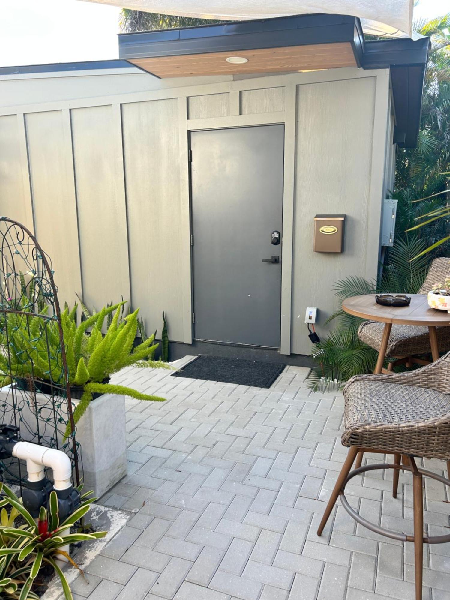 Sweet Tiny Cabin Tampa Exterior foto